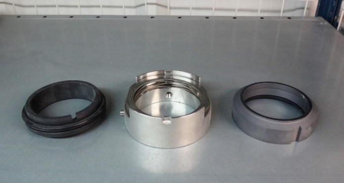 Austausch der Gleitringdichtung KSB MTC A 150/5-11.2 30.67SP
