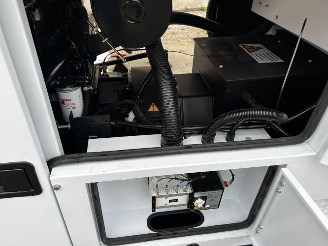 Générateur diesel industriel VLAIS KDE-60000 avec ATS, moteur Ricardo 62.5kVA, 50kW, 380V/50HZ type fermé