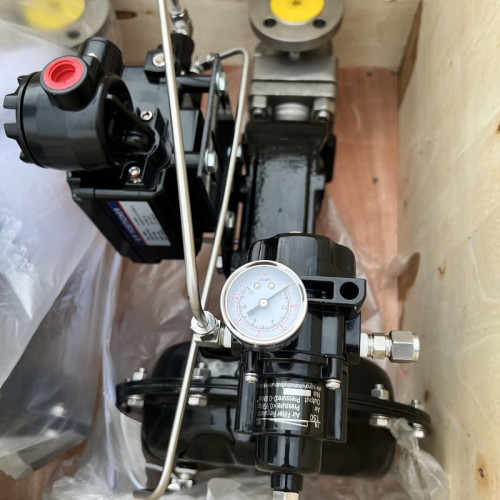 DN25 Pneumatycznie sterowany zawór regulacyjny 10P11Y-DNx2516Z-L112C-C (korpus CF8, gniazdo SS304) z pozycjonerem YT-1000, wejście 4-20 mA, Ex