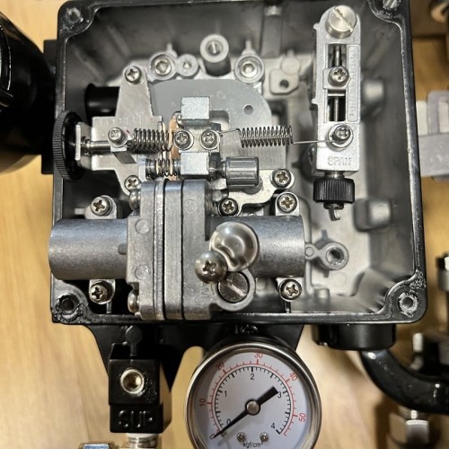 DN50 Регулирующий клапан с пневматическим приводом 10Р11Y-DNx5016Z-L112C-C (корпус CF8, седло SS304) с позиционером YT-1000, вход 4-20мА, Ex