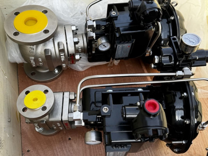 DN65 Регулирующий клапан с пневматическим приводом 10Р11Y-DNx6516Z-L112C-C (корпус CF8, седло SS304) с позиционером YT-1000, вход 4-20мА, Ex