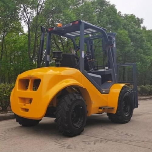 Chariot élévateur diesel CPCD30 à 4 roues motrices avec une capacité de levage de 3 tonnes