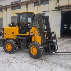 Off-road diesel forklift CPCD50-30 with a lifting capacity of 5 tonnes