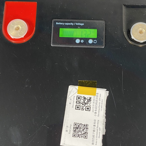 Batterie pour alimentation de secours CL-12.8V 300Ah, LiFePO4, LFP ABS Coque sur pied avec Bluetooth et écran