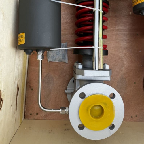 Válvula reductora de presión DN100, cuerpo WCB, presión de entrada 5 bar, presión de salida 3 bar, vapor, 1500 kg/h