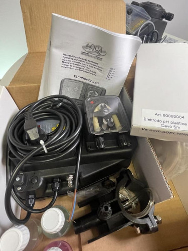 TECHNOPOOL PН 3-1 230V Santoprene станция автоматического дозирования