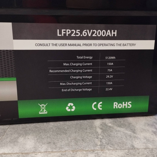 Batería de litio-hierro-fosfato (litio-ferro) 25,6V 200Ah LiFePO4, LFP de pie con células EVE 3,2V 100Ah LiFePO4 grado A