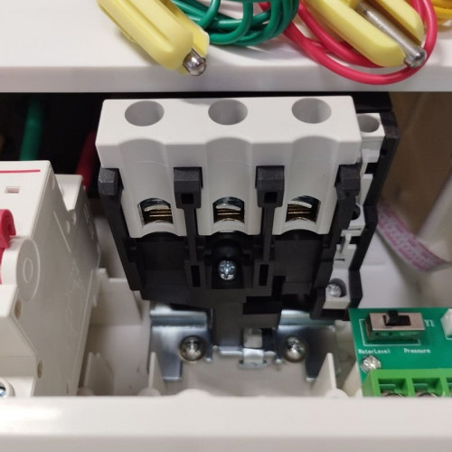 Sterownik pompy Y1-18500D, tworzywo ABS, 3-fazowy 380V-415V, 3-18,5kW