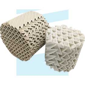 Garnissage structuré régulier en céramique